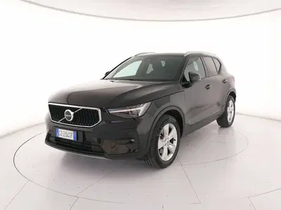 Volvo XC40 2.0 b3 Core auto del 2025 usata a Roma