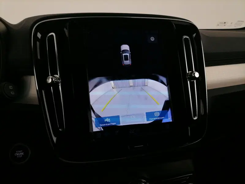 Volvo XC40 usata a Roma (17)