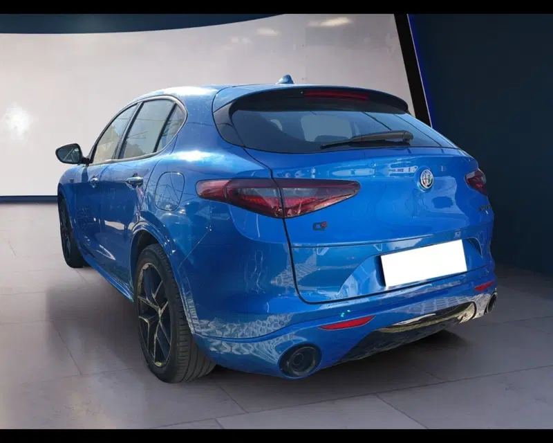 Alfa Romeo Stelvio usata a Torino (7)