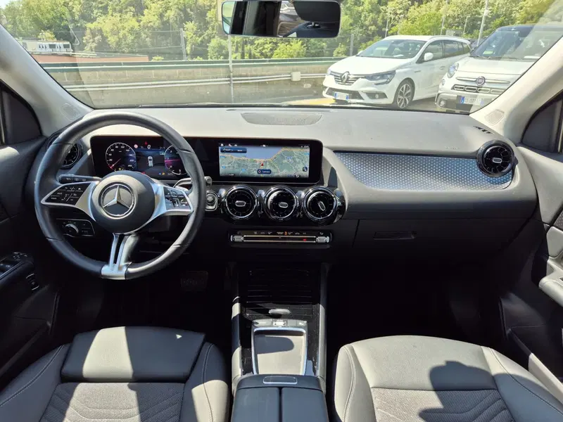 Mercedes-Benz GLA SUV usata  (8)