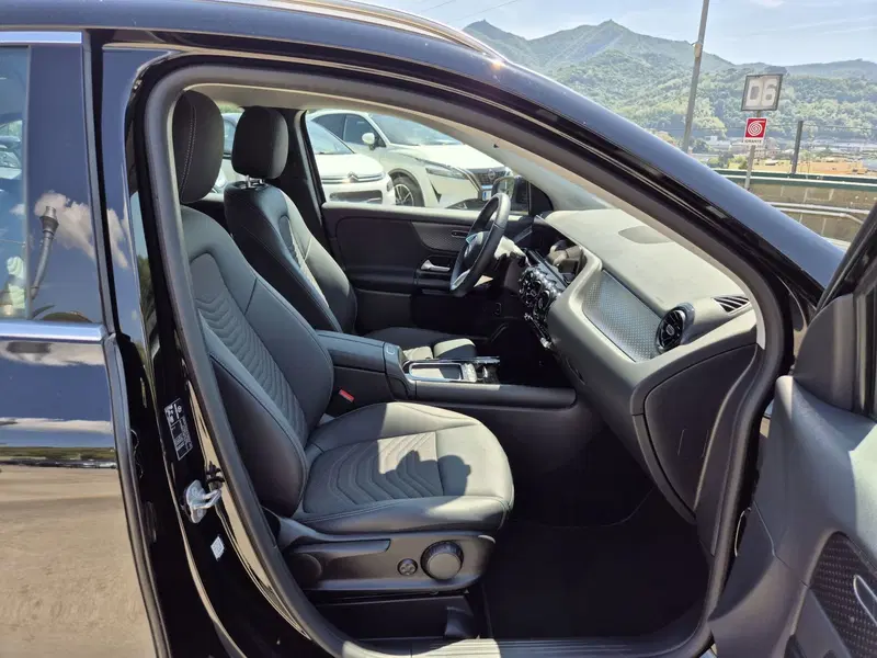Mercedes-Benz GLA SUV usata  (9)