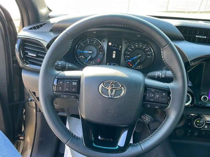 Toyota Hilux nuova a Vicenza (14)