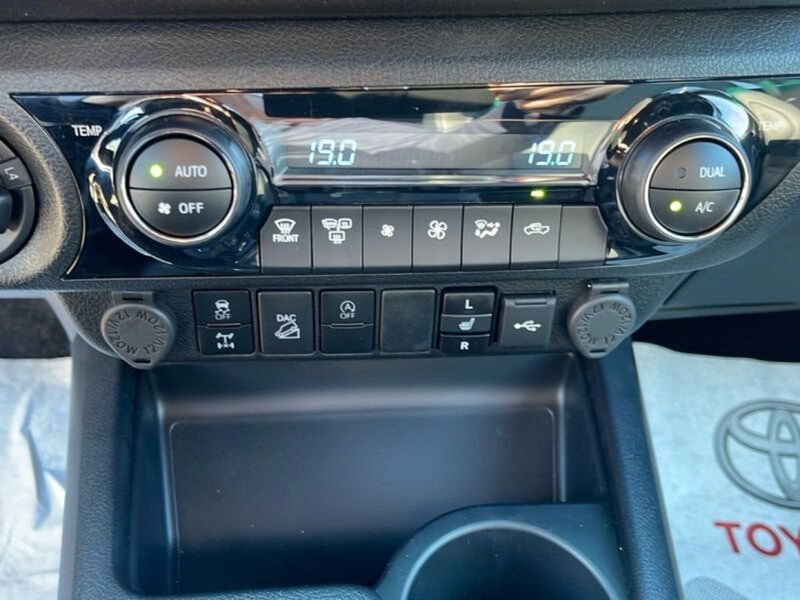 Toyota Hilux nuova a Vicenza (17)