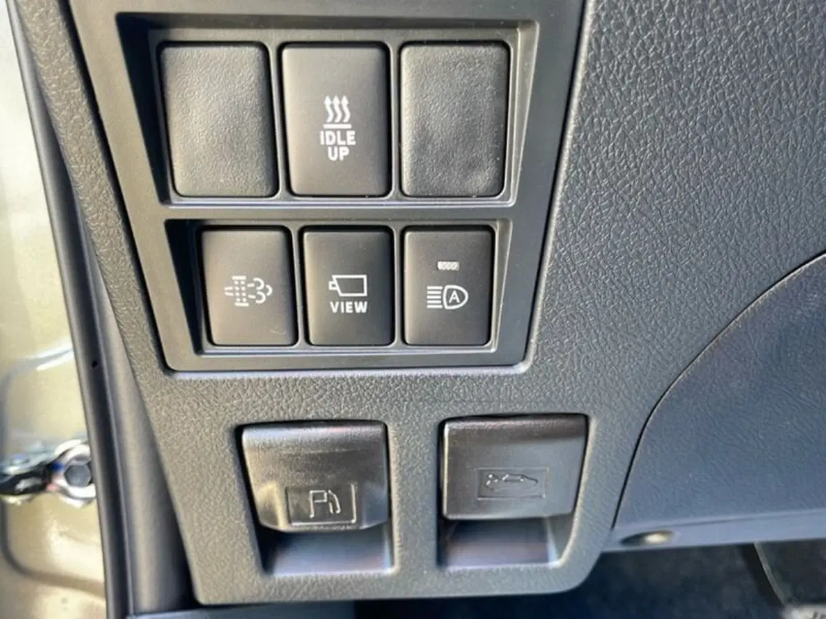Toyota Hilux nuova a Vicenza (19)