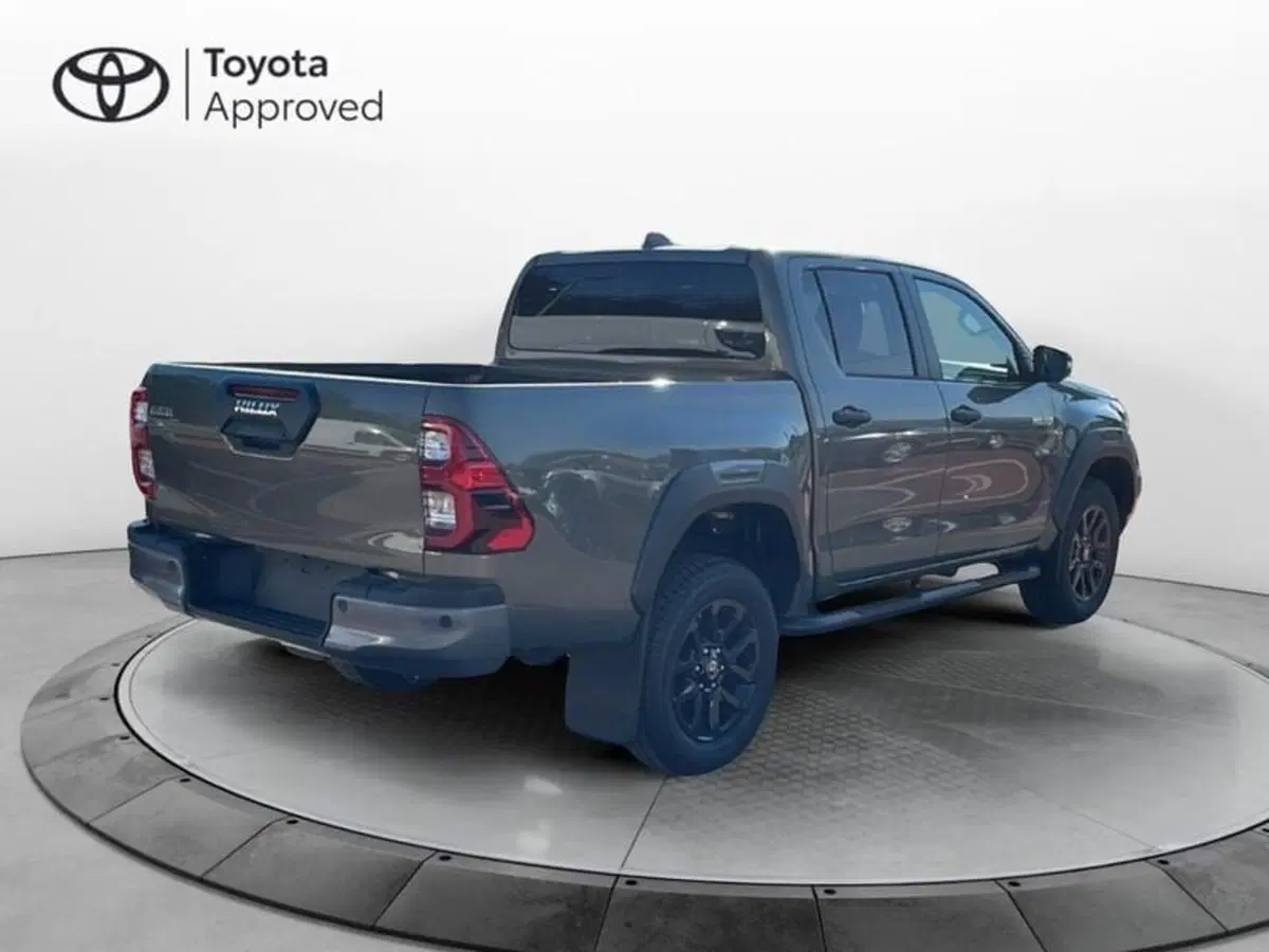 Toyota Hilux nuova a Vicenza (7)
