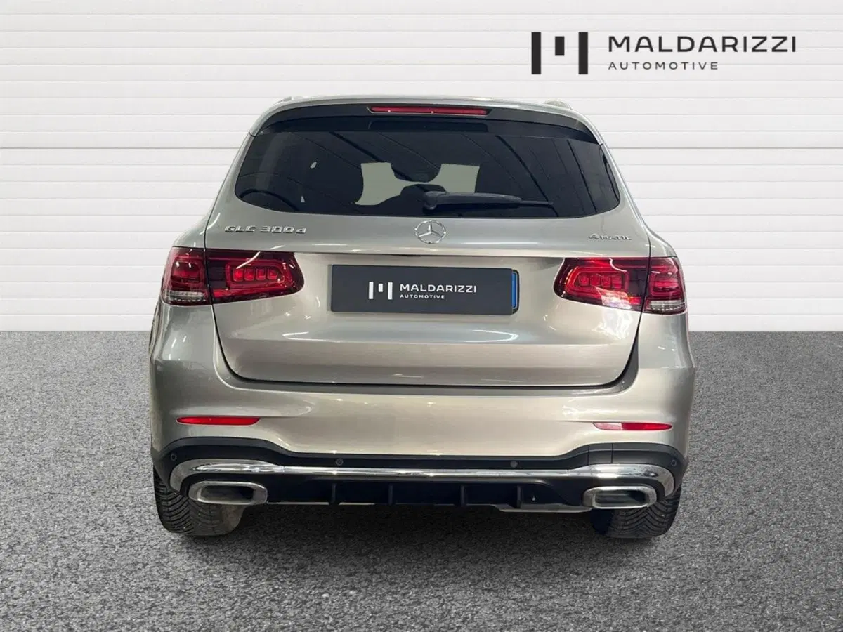 Mercedes-Benz GLC SUV usata a Bari (3)