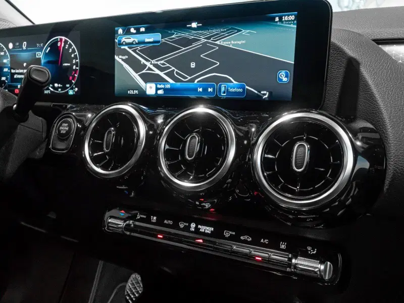Mercedes-Benz GLA SUV nuova a Ancona (19)