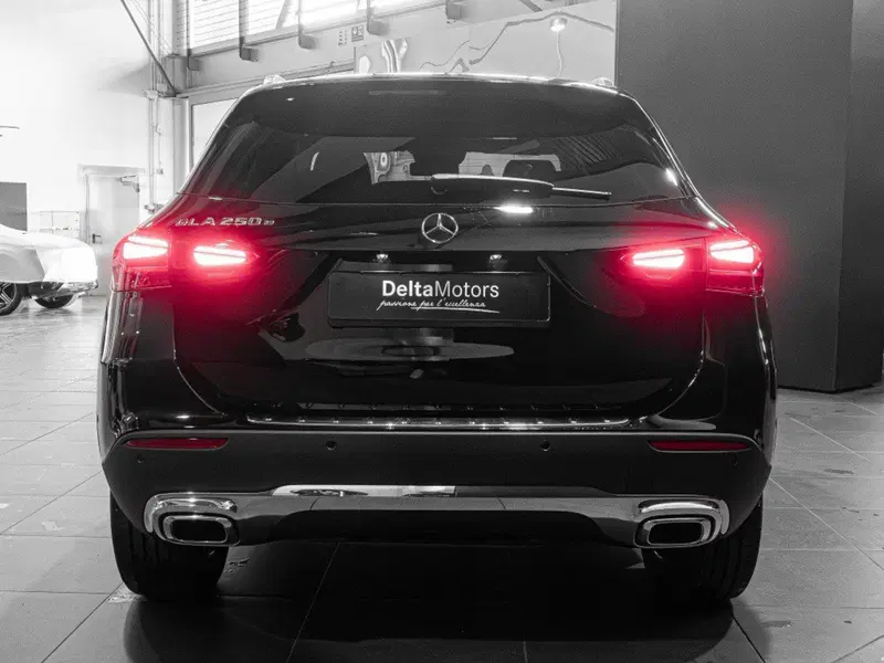 Mercedes-Benz GLA SUV nuova a Ancona (3)
