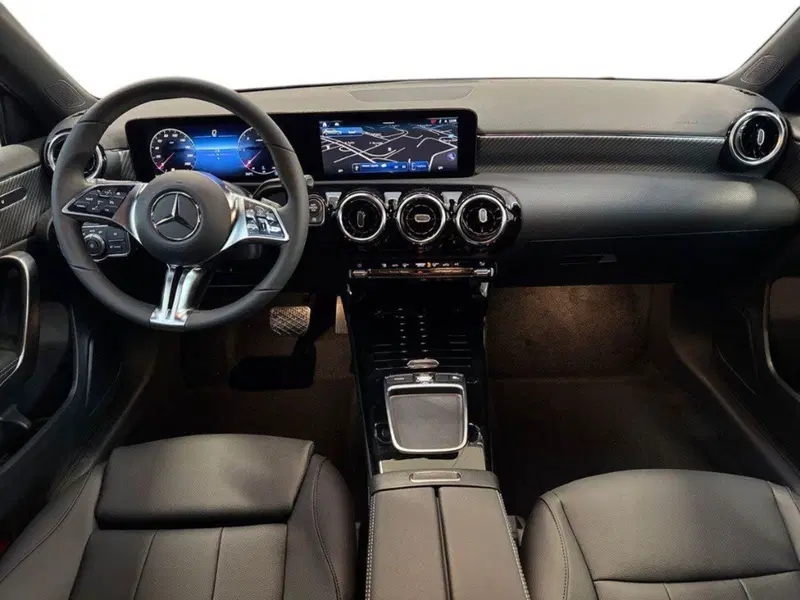 Mercedes-Benz Classe A Sedan nuova a Macerata (10)