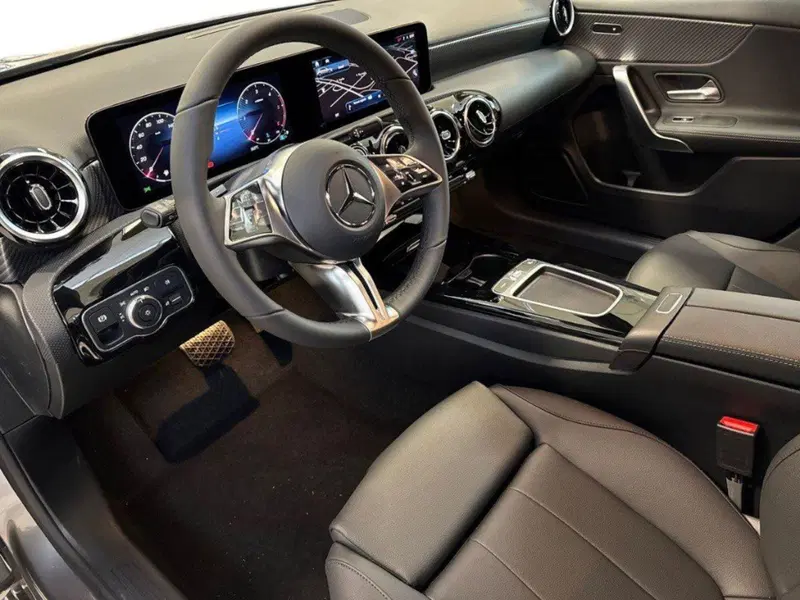 Mercedes-Benz Classe A Sedan nuova a Macerata (16)