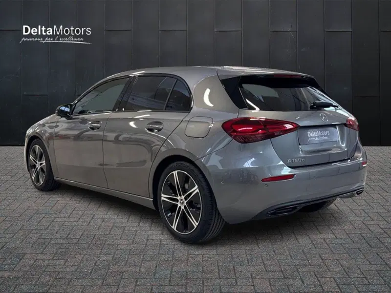 Mercedes-Benz Classe A Sedan nuova a Macerata (5)