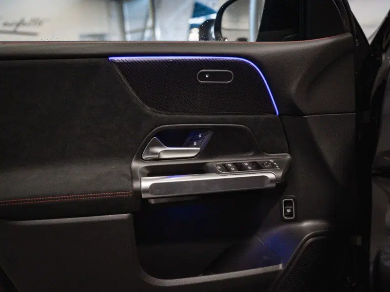 Mercedes-Benz GLB nuova a Ancona (13)