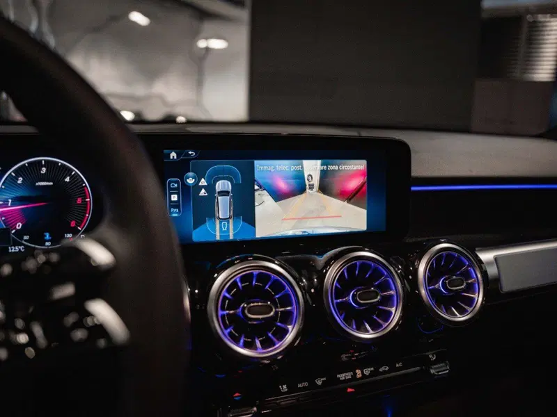 Mercedes-Benz GLB nuova a Ancona (18)