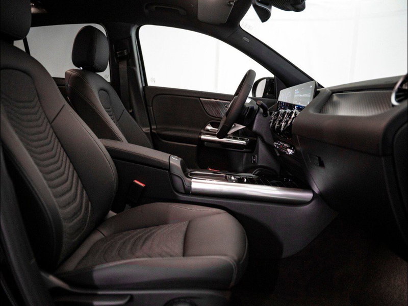 Mercedes-Benz GLA SUV nuova a Macerata (18)