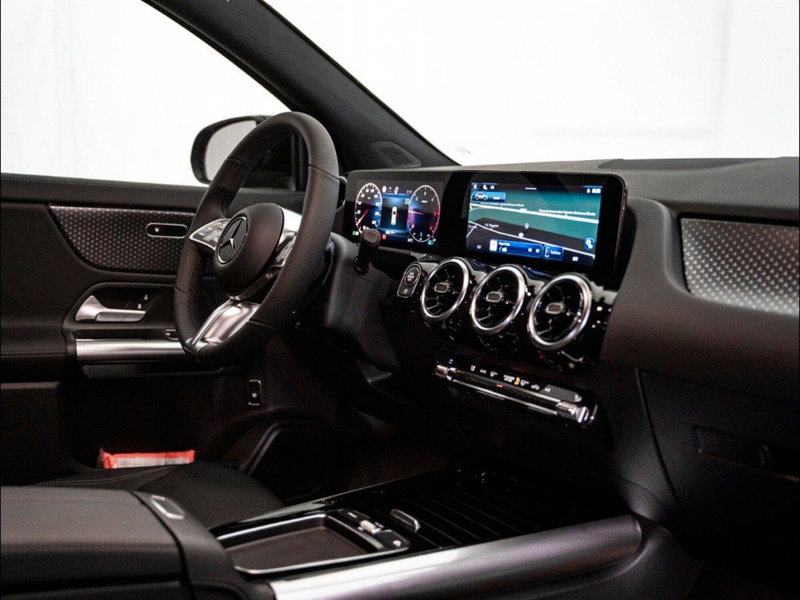 Mercedes-Benz GLA SUV nuova a Macerata (19)