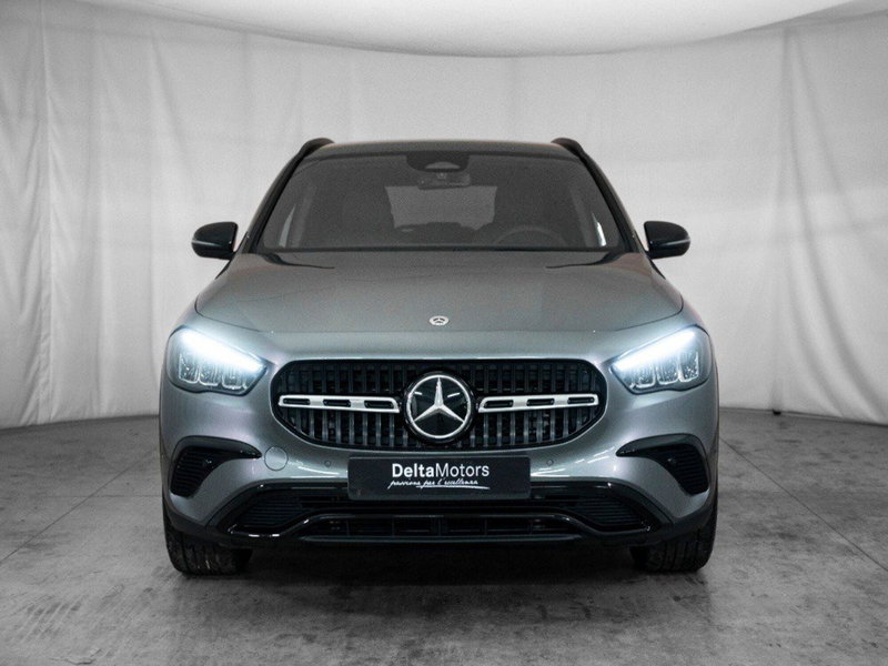 Mercedes-Benz GLA SUV nuova a Macerata (5)