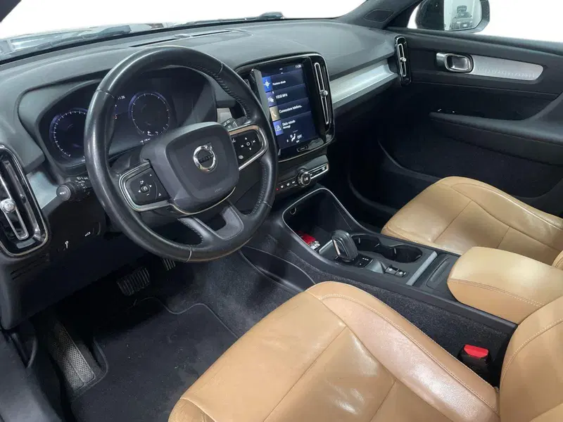 Volvo XC40 usata a Macerata (16)