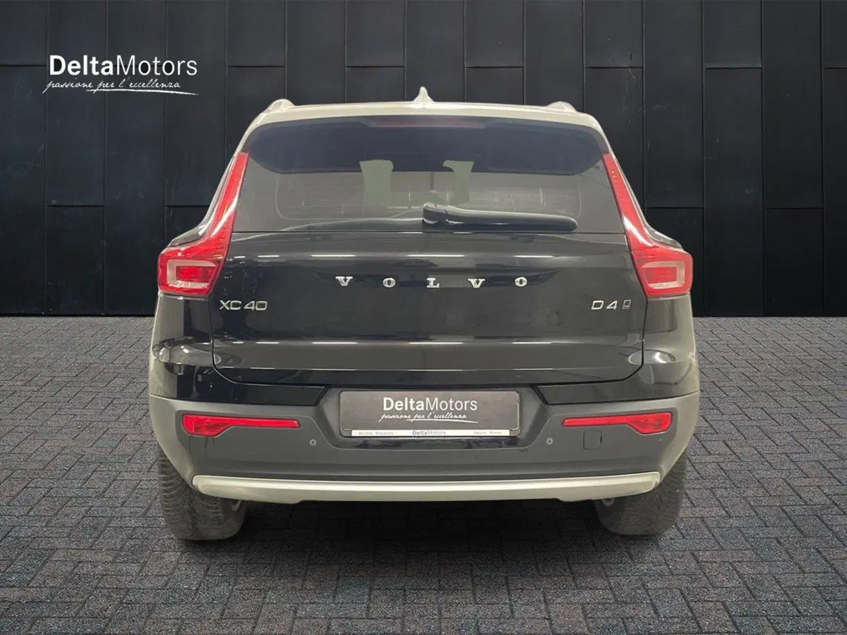 Volvo XC40 usata a Macerata (4)