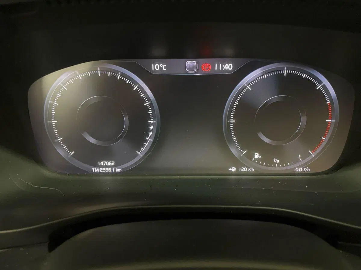 Volvo XC40 usata a Macerata (9)