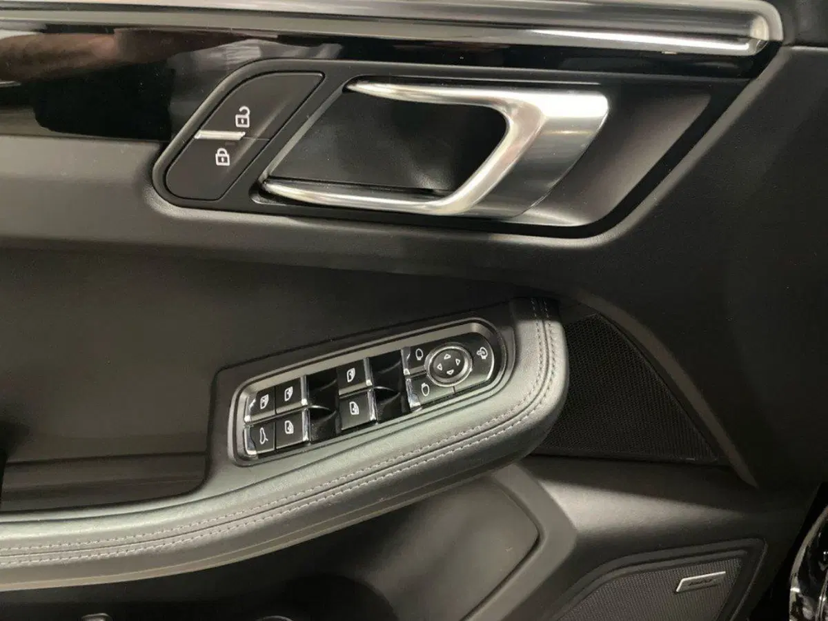 Porsche Macan usata a Macerata (17)