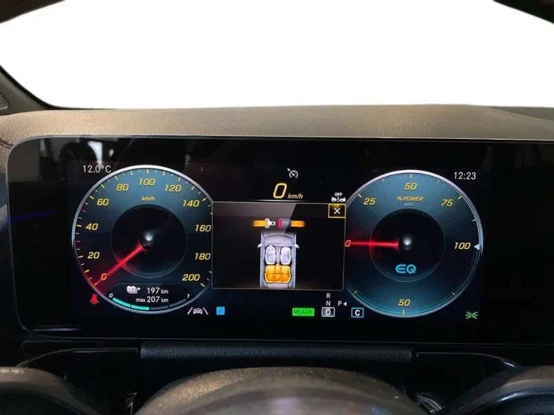 Mercedes-Benz EQA usata a Ancona (9)