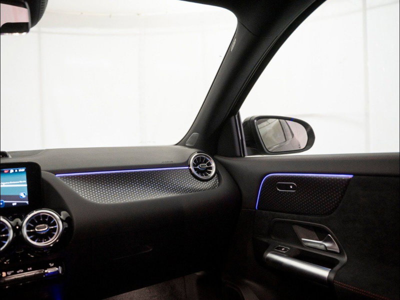 Mercedes-Benz GLA SUV nuova a Macerata (19)