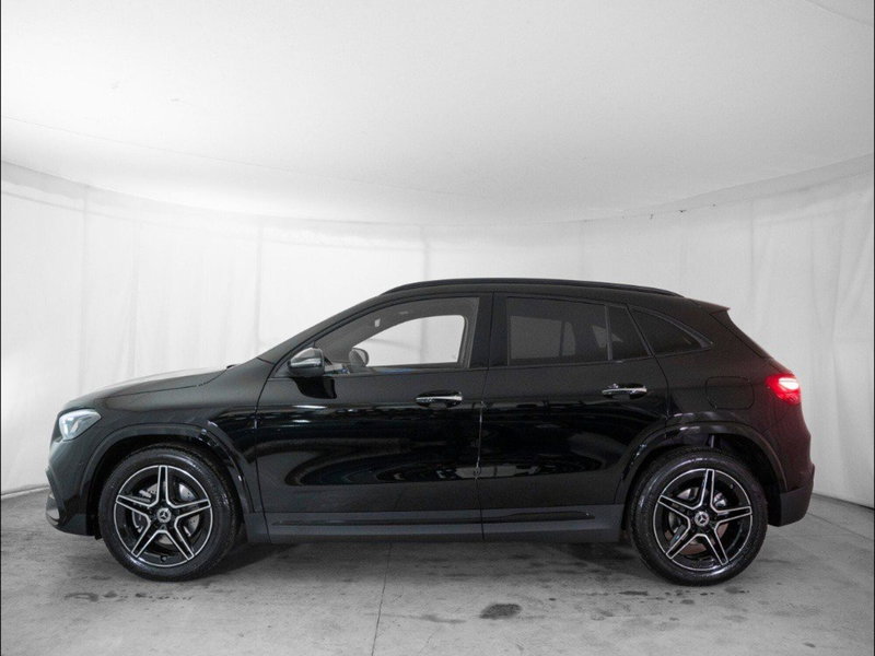 Mercedes-Benz GLA SUV nuova a Macerata (2)