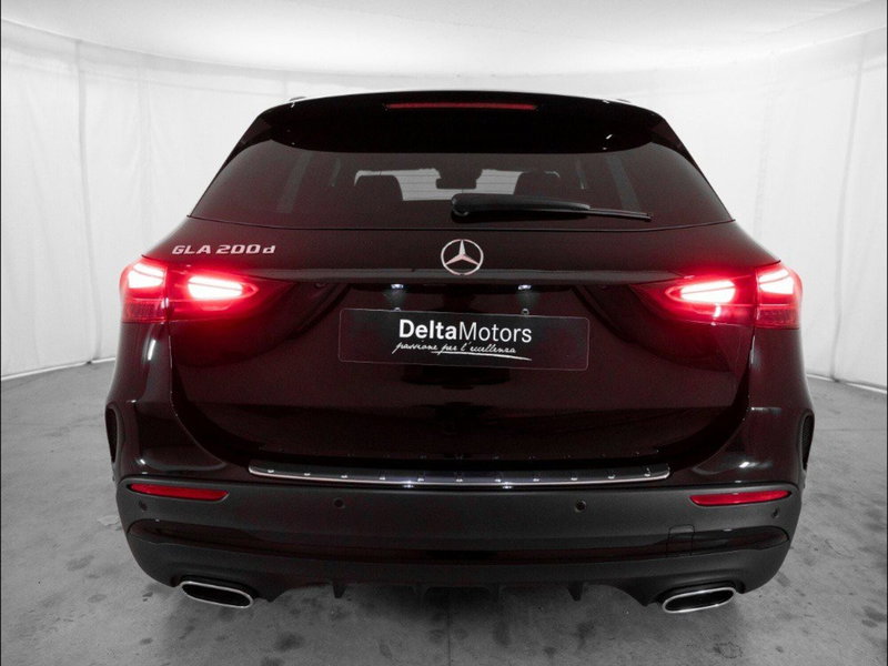 Mercedes-Benz GLA SUV nuova a Macerata (3)