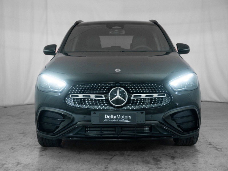 Mercedes-Benz GLA SUV nuova a Macerata (5)