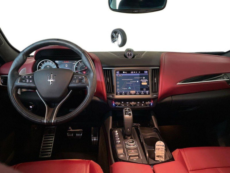 Maserati Levante usata a Ancona (10)