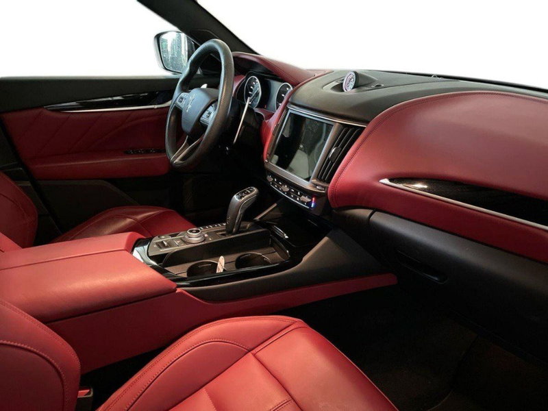 Maserati Levante usata a Ancona (12)
