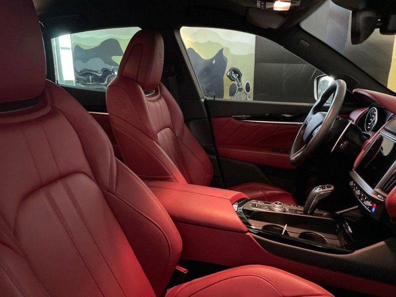 Maserati Levante usata a Ancona (14)