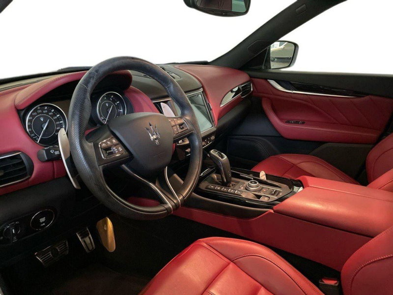 Maserati Levante usata a Ancona (16)