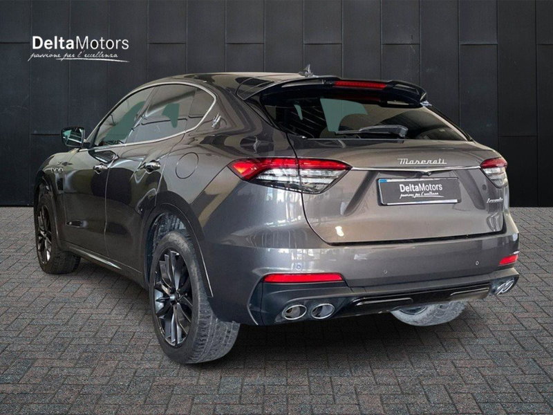 Maserati Levante usata a Ancona (3)