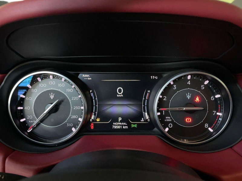 Maserati Levante usata a Ancona (9)