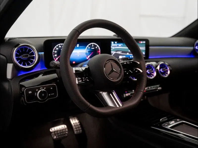 Mercedes-Benz Classe A Sedan nuova a Macerata (13)