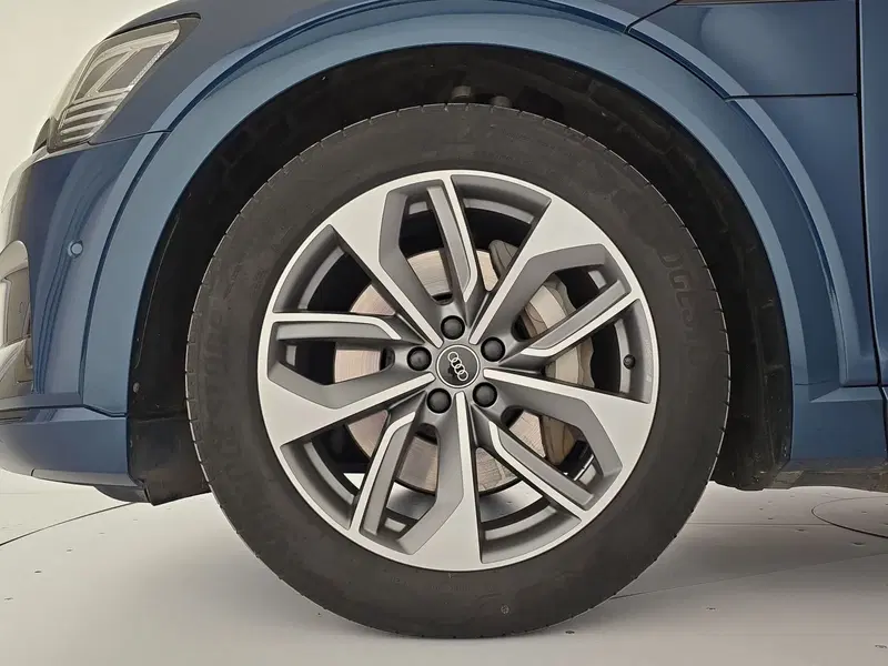 Audi e-tron usata a Alessandria (7)
