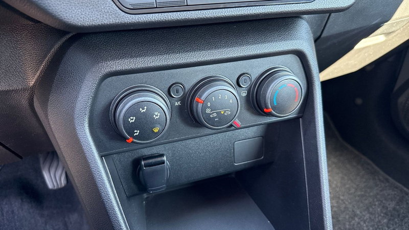 Dacia Sandero usata a Treviso (9)