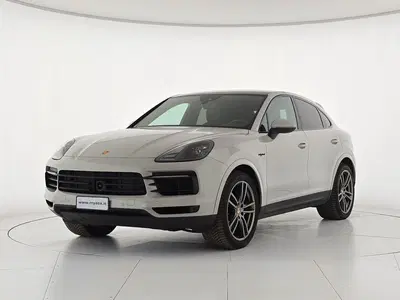 Porsche Cayenne 3.0 V6 E-Hybrid del 2023 usata a Alessandria