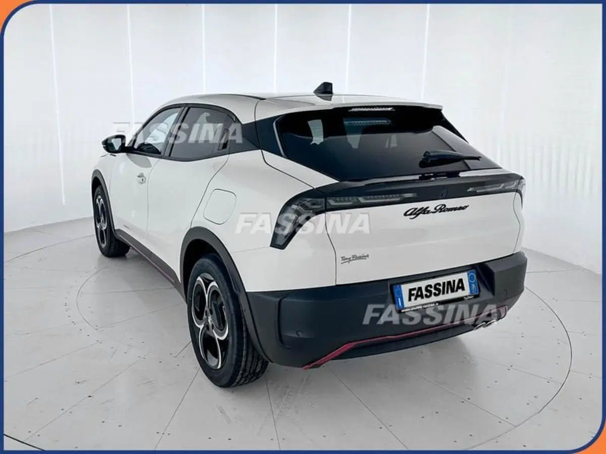 Alfa Romeo Junior nuova a Milano (4)