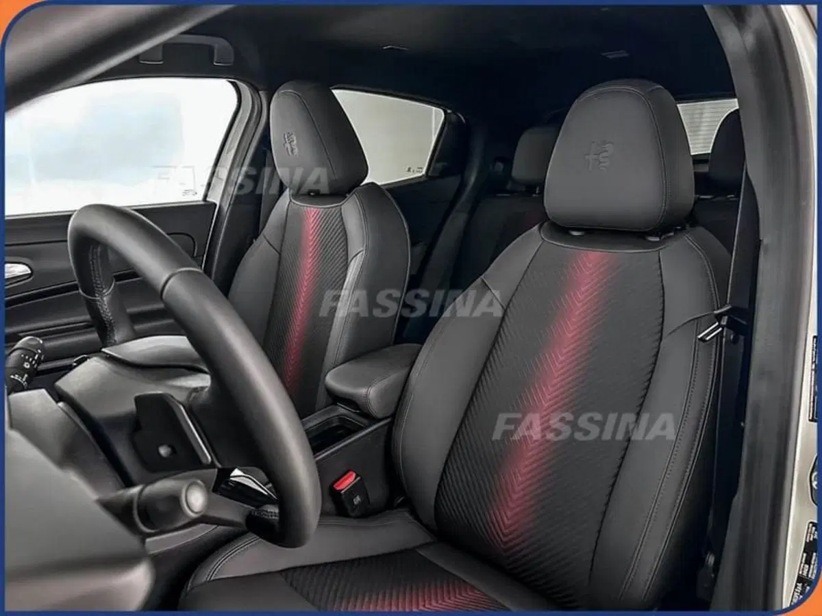 Alfa Romeo Junior nuova a Milano (8)