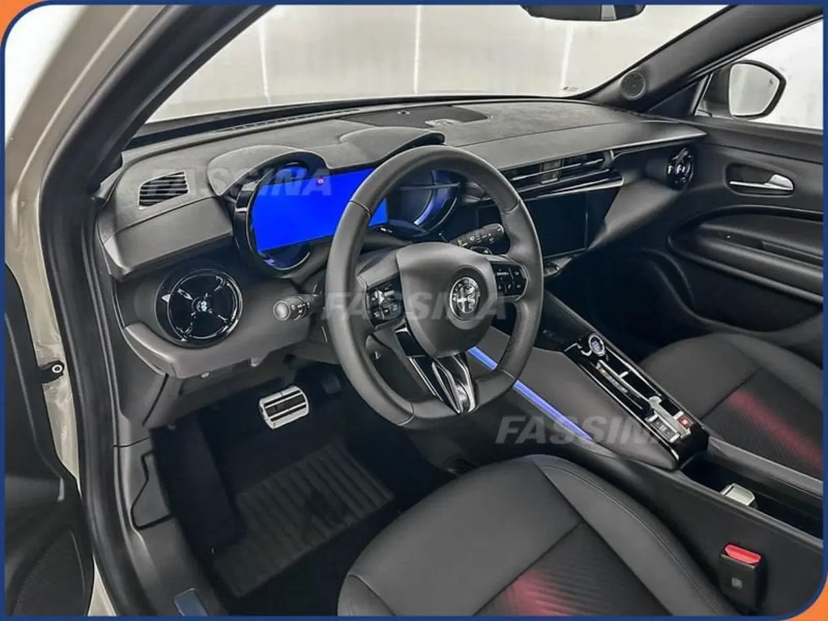 Alfa Romeo Junior nuova a Milano (9)