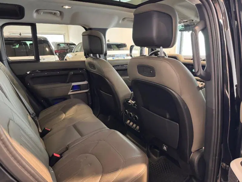 Land Rover Defender usata a Venezia (10)