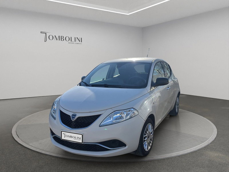 Lancia Ypsilon usata a Macerata (2)
