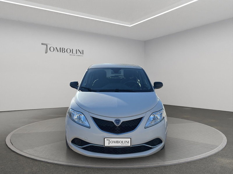 Lancia Ypsilon usata a Macerata (4)