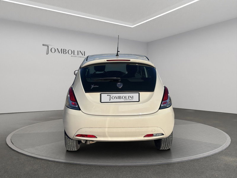Lancia Ypsilon usata a Macerata (5)