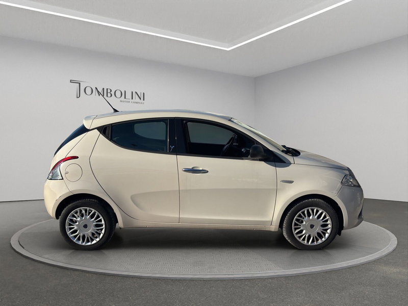 Lancia Ypsilon usata a Macerata (6)