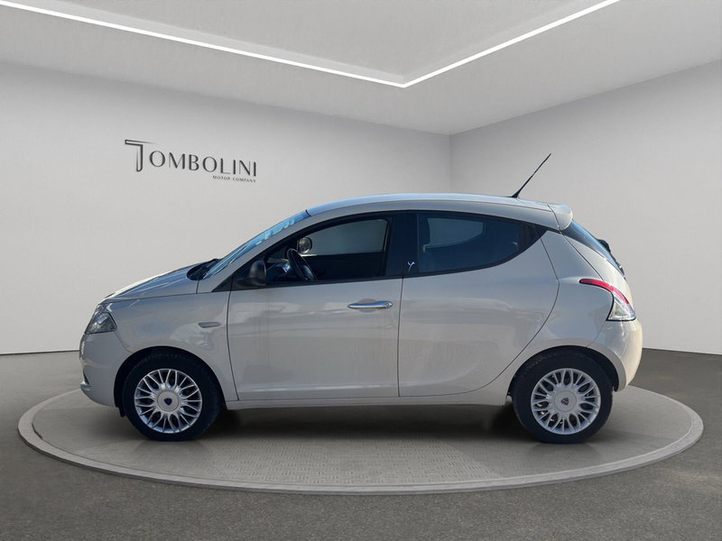 Lancia Ypsilon usata a Macerata (7)