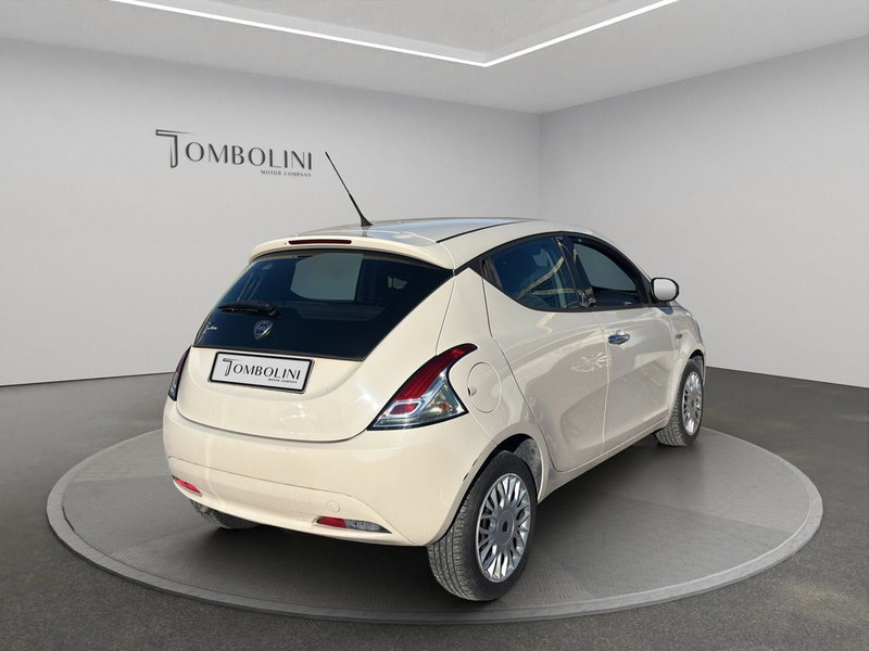 Lancia Ypsilon usata a Macerata (8)