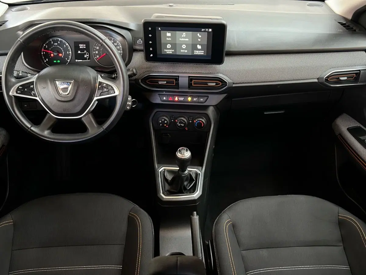 Dacia Sandero usata a Roma (11)